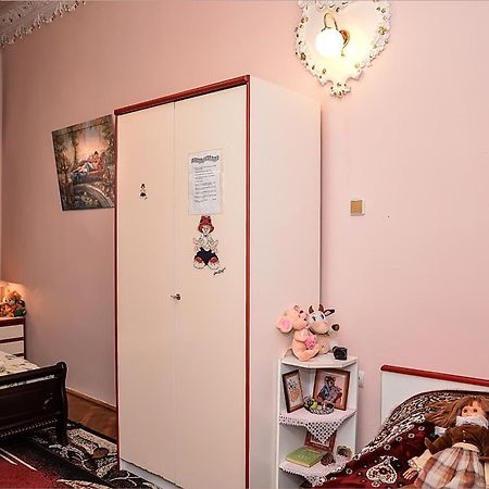 Vip-Apartments Angel Palas Chernivtsi Bagian luar foto