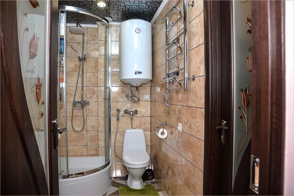Vip-Apartments Angel Palas Chernivtsi Bagian luar foto