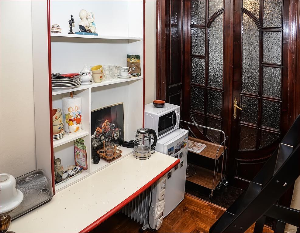 Vip-Apartments Angel Palas Chernivtsi Bagian luar foto