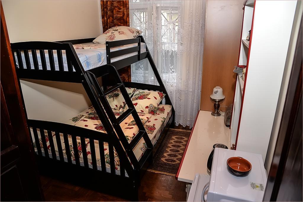Vip-Apartments Angel Palas Chernivtsi Bagian luar foto