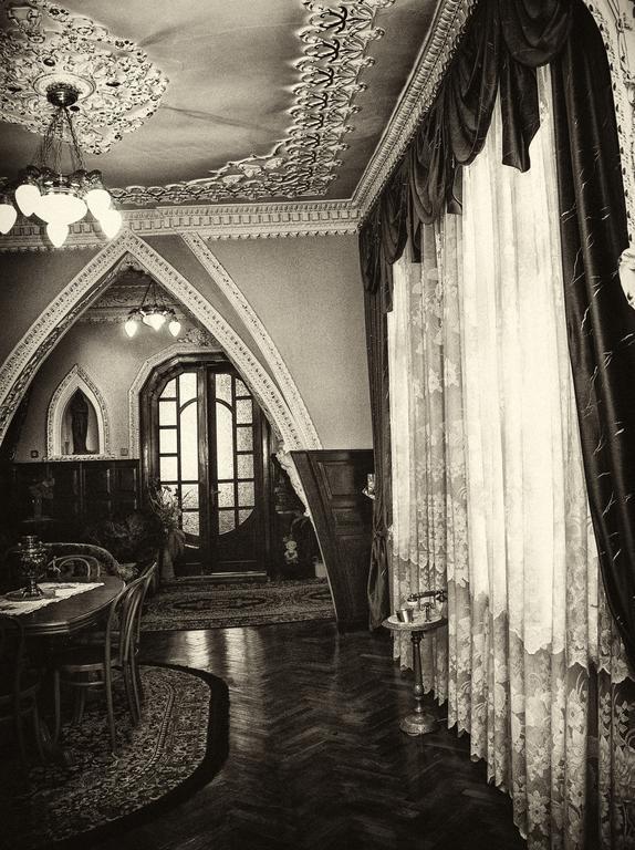 Vip-Apartments Angel Palas Chernivtsi Bagian luar foto