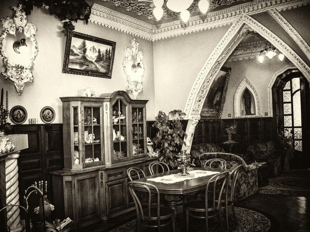Vip-Apartments Angel Palas Chernivtsi Bagian luar foto