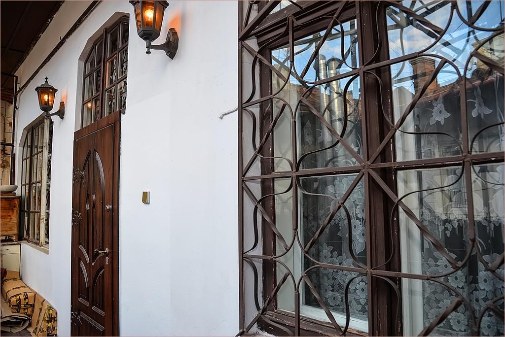 Vip-Apartments Angel Palas Chernivtsi Bagian luar foto